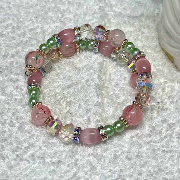 Elegant Pink and Green Beaded Bracelet - Picture 6 of 11